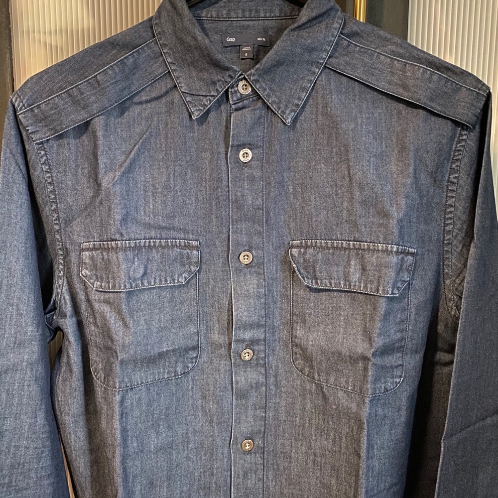 GAP Utility Button Down - Picture 3 of 3
